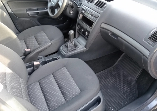 Skoda Octavia cena 16900 przebieg: 260000, rok produkcji 2012 z Łomża małe 172